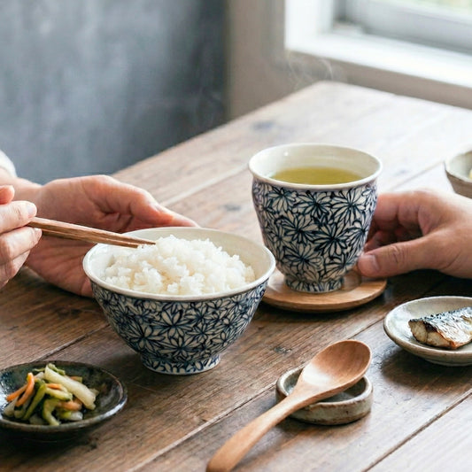 花詰 染付 茶碗&湯呑み 2点セット【作家・山口祥治 手描き】独自ブレンド土と渋み呉須が魅せる「花詰」染付 茶碗&湯呑み セット 有田焼